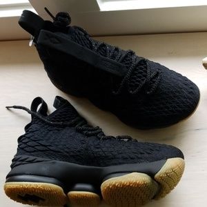 LEBRON XV (GS) NIKE black 4.5Y